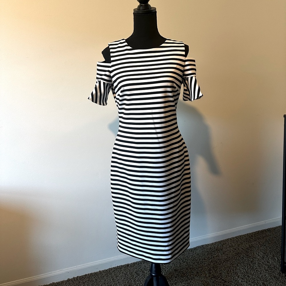 Calvin Klein Women's Round Neck Cold short
Shoulder sleeves Sheath Dress Midi